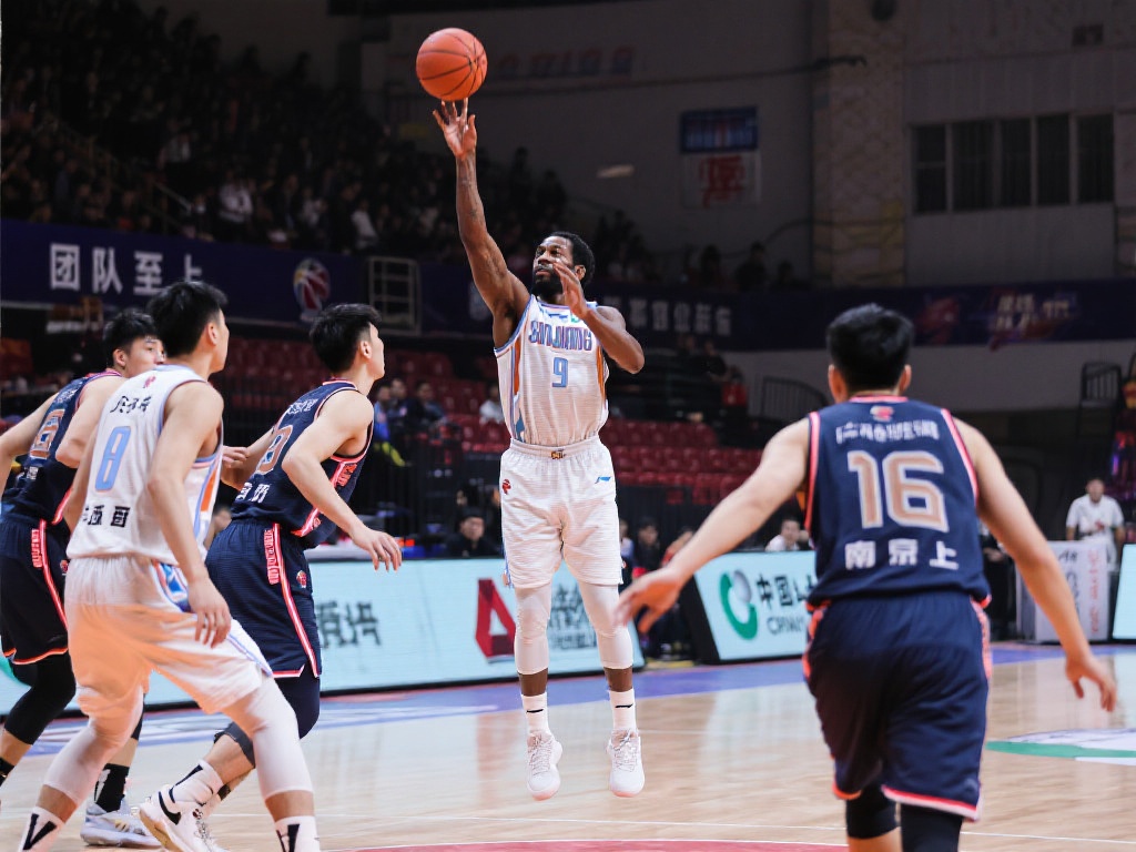 德罗西面临 德罗西面临